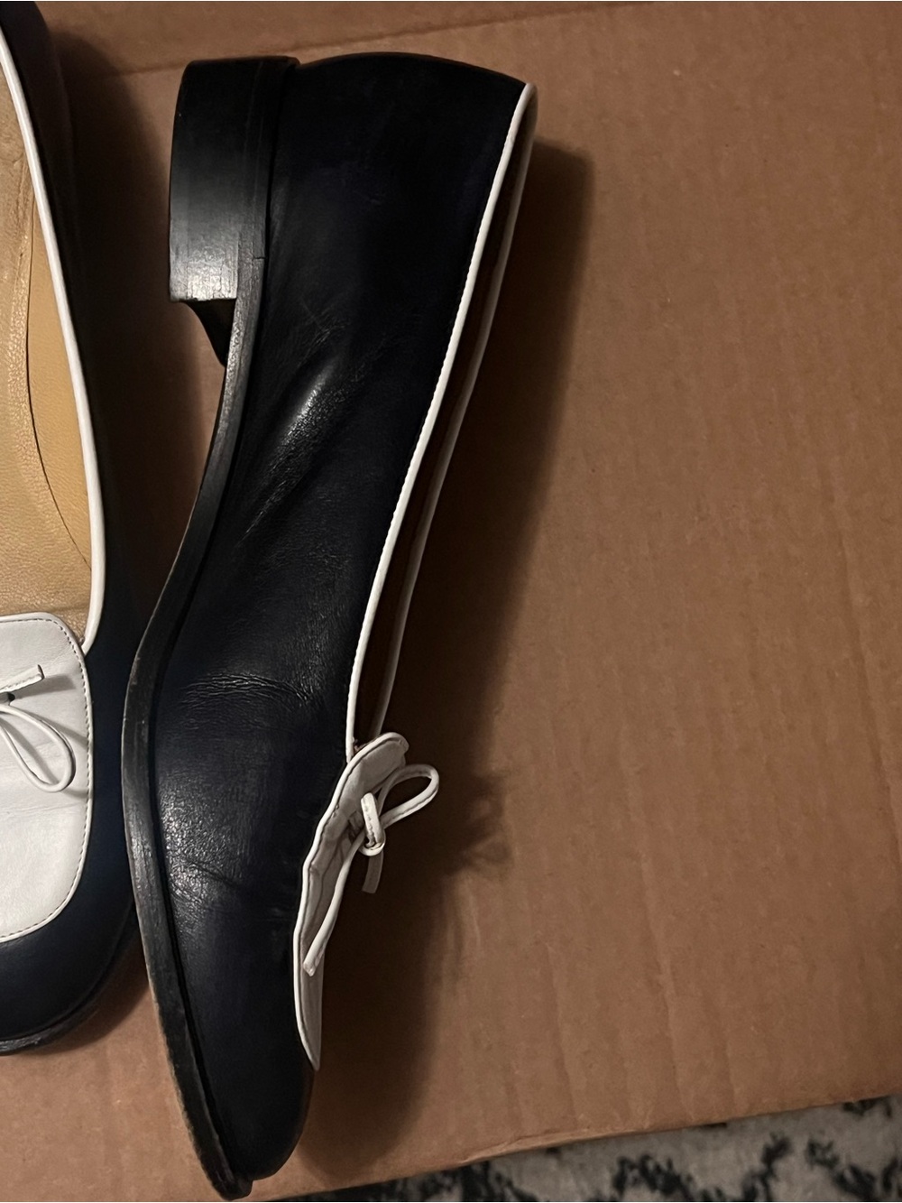 Yves Saint Laurent Black and White Bow Trim Loafers - Picture 2 of 6